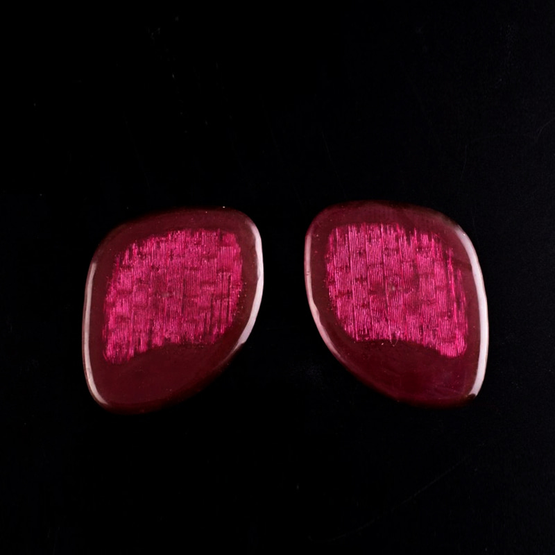 Mulheres usam almofada para antepé